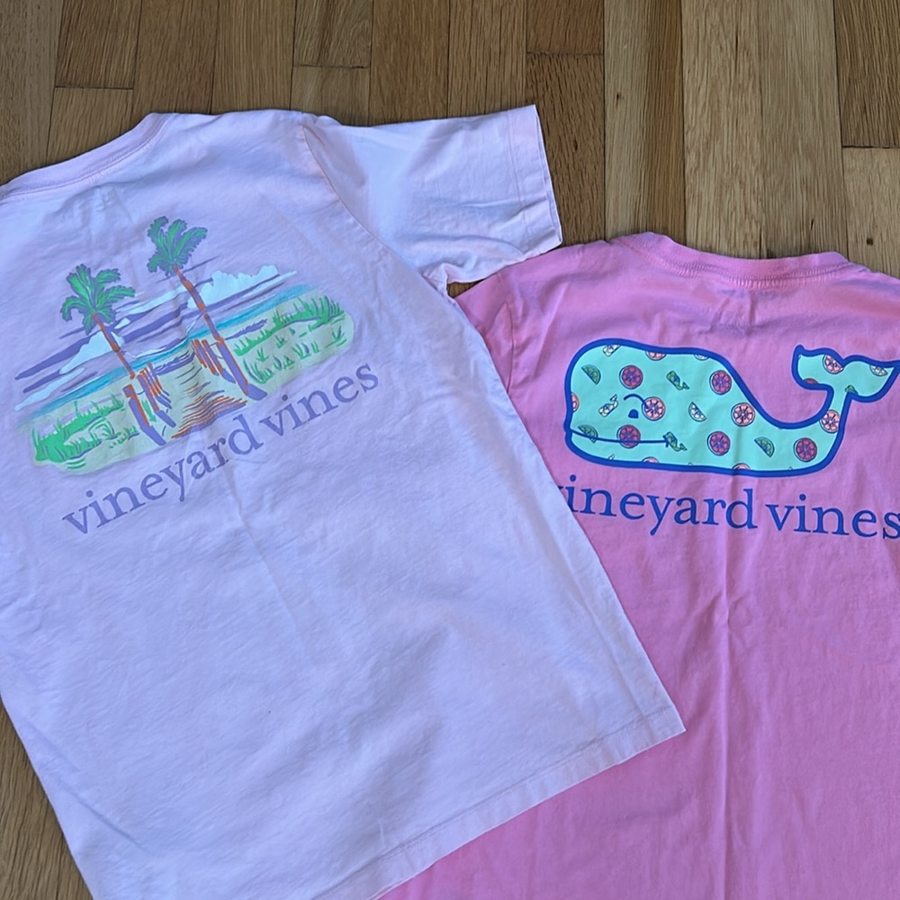 Girls Vineyard Vines tee shirts. Size small